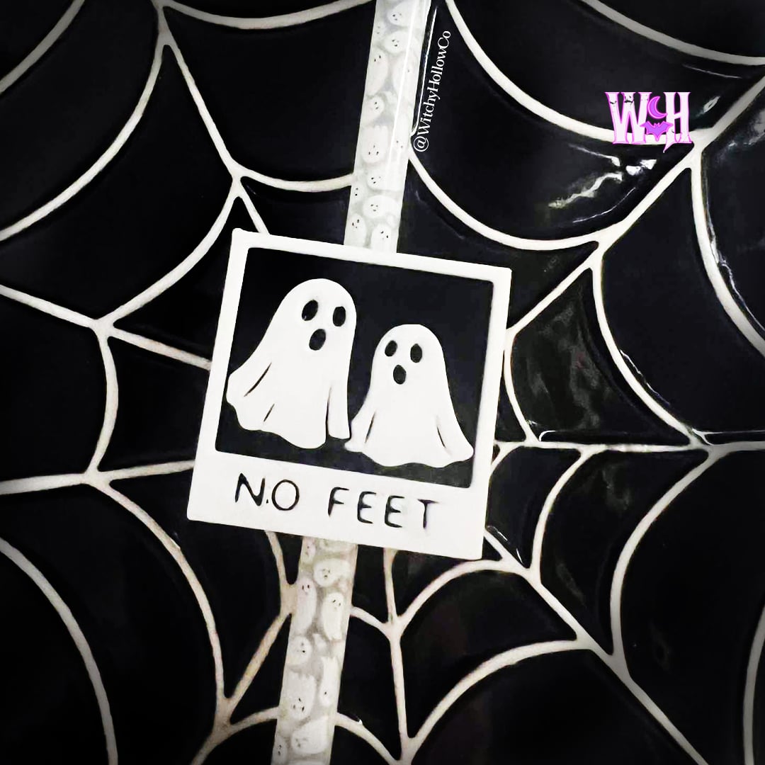No Feet Straw Toppers