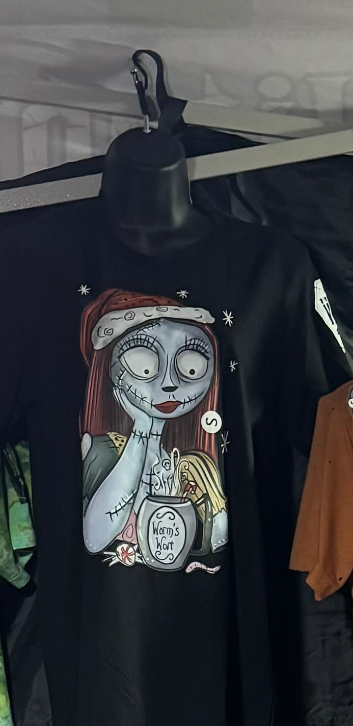 Sally-Worms Wort Tee