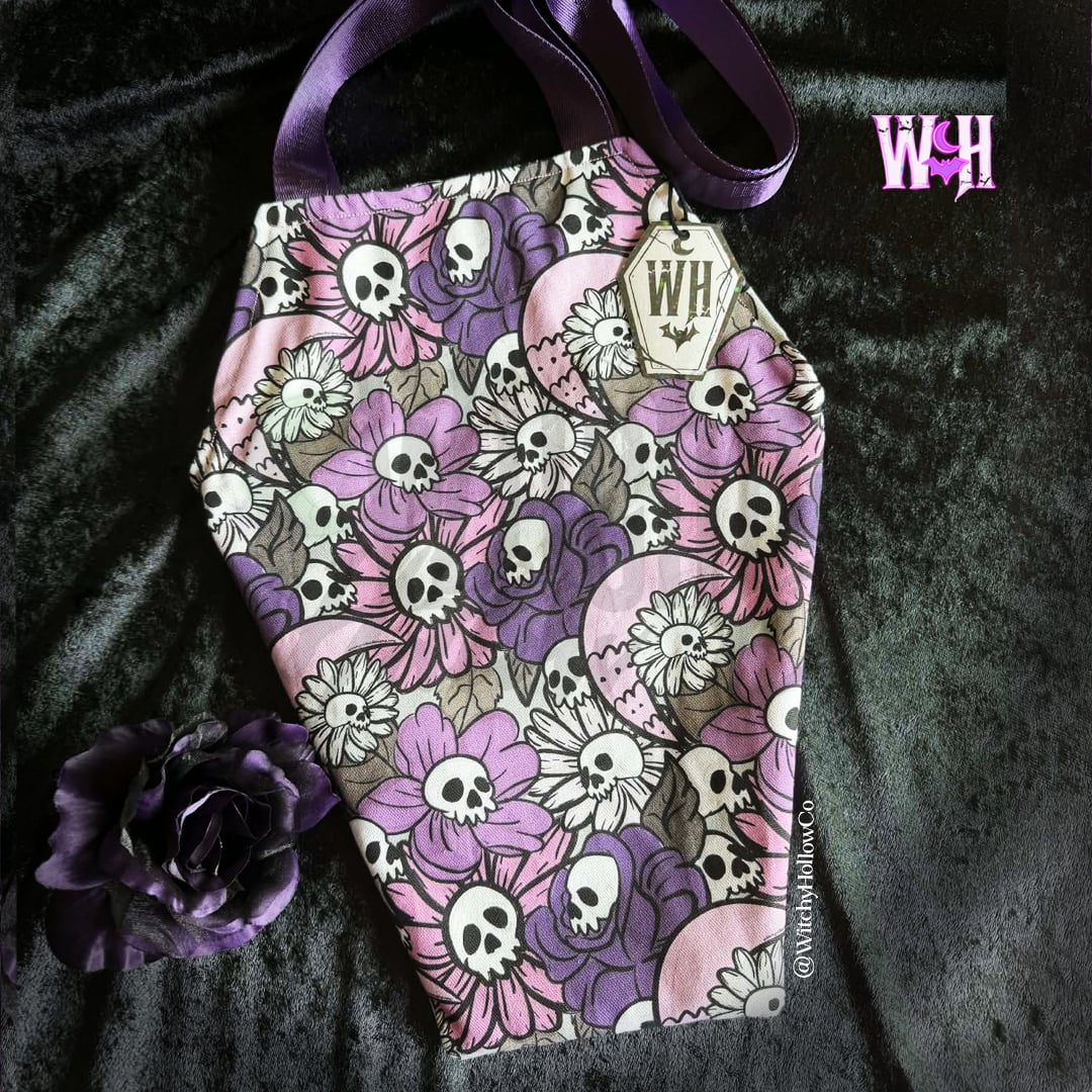 Skull flowers Coffin Tote